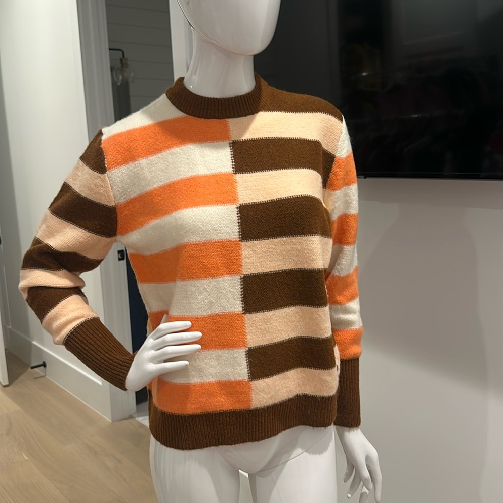 Roxy crew sweater